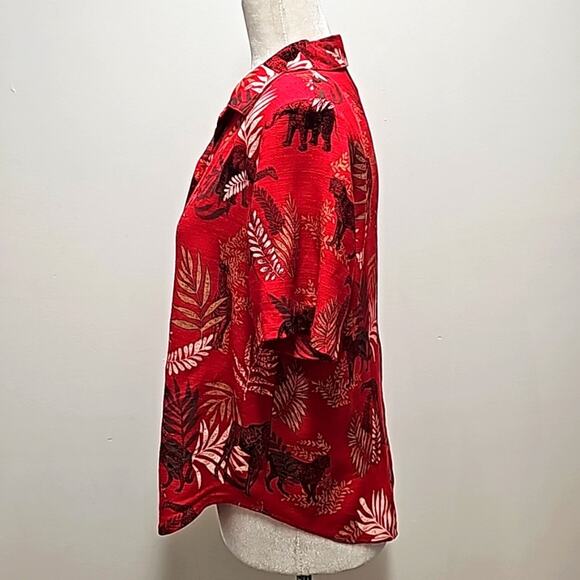 c. b. collections Petite Womens Button Front Short Sleeve Animal Print Top Sz PM - Picture 5 of 9